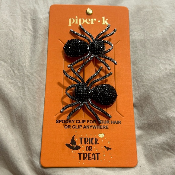 Piper K 2 Large Rhinestones Spider Hair Clips Pins Black Halloween NEW! - Picture 1 of 5
